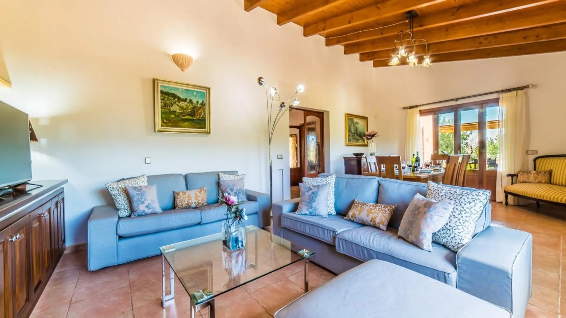 Charming Villa For 8 Guests Selva  Semesterbostad