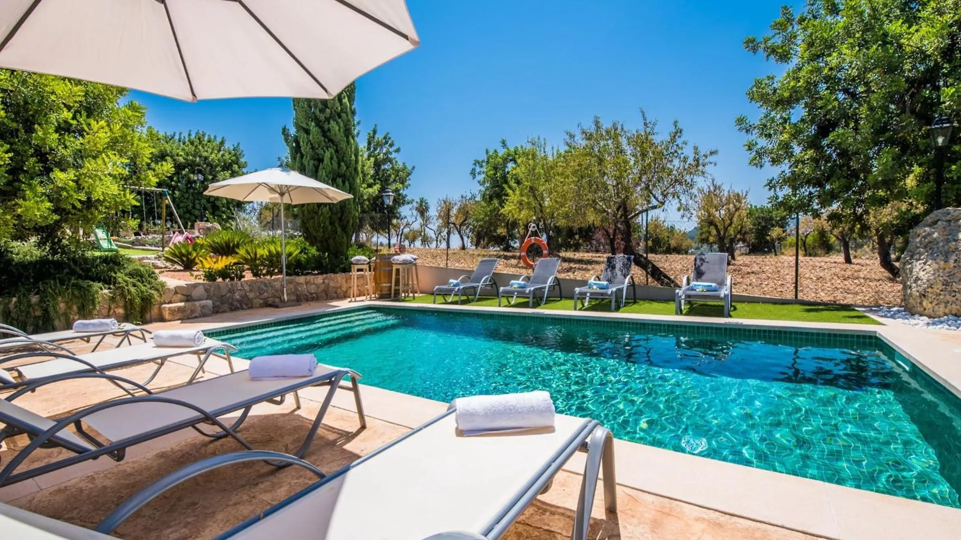 Charming Villa For 8 Guests Selva  Semesterbostad