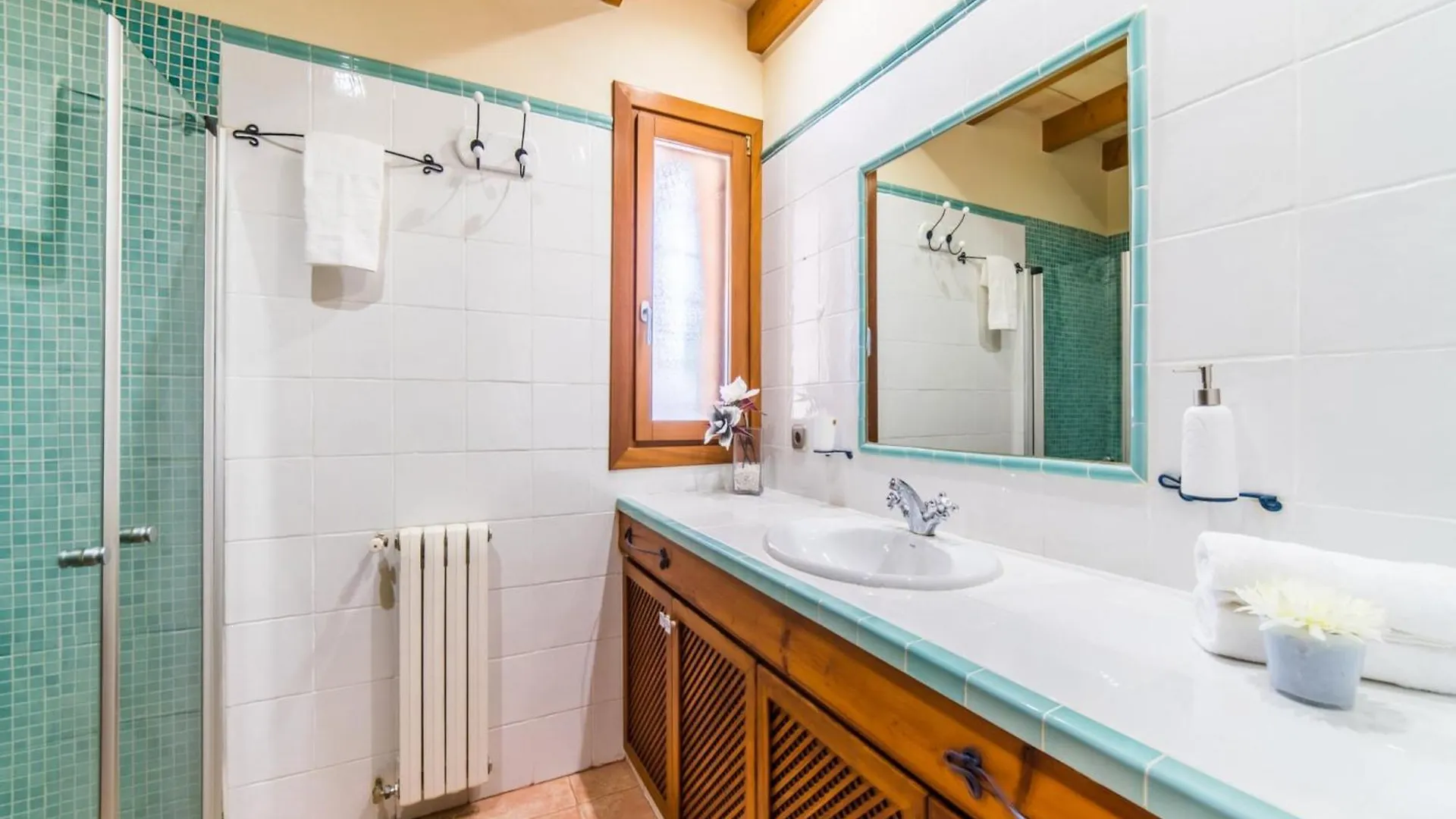 Semesterbostad Charming Villa For 8 Guests Selva  Spanien