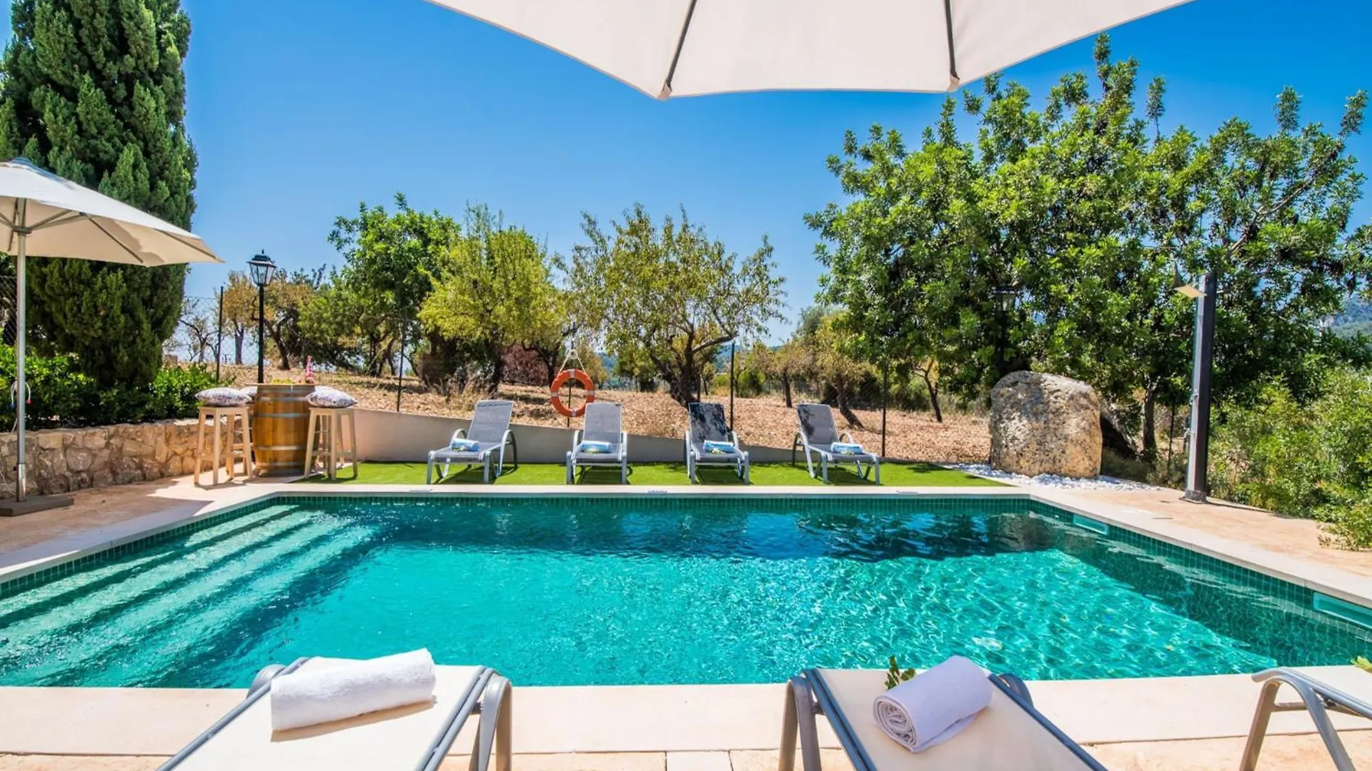 Charming Villa For 8 Guests Selva