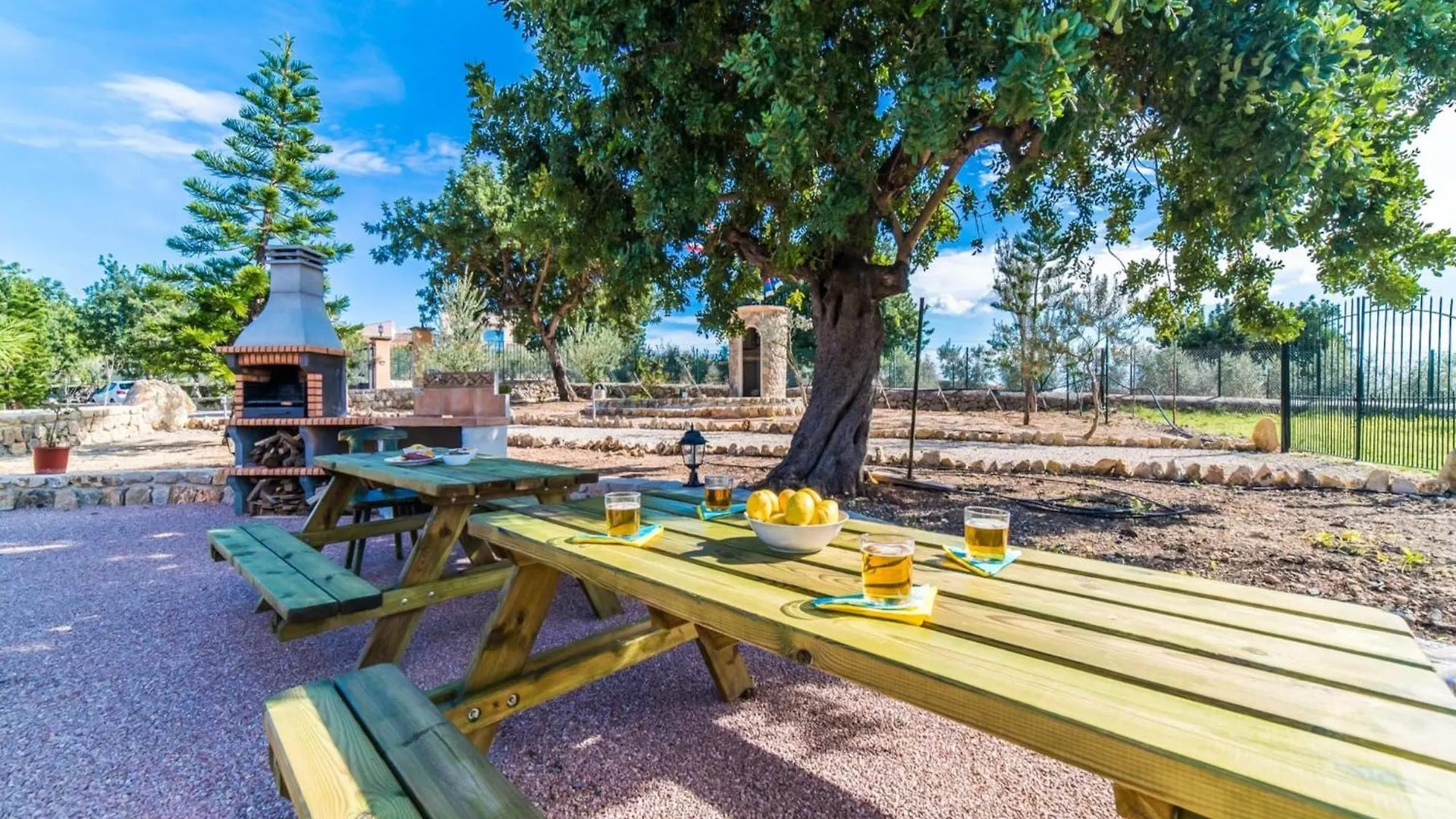 Semesterbostad Charming Villa For 8 Guests Selva